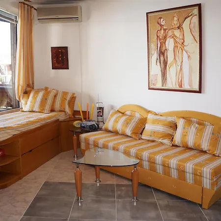 Apartamento Dom-el Real 3 - *