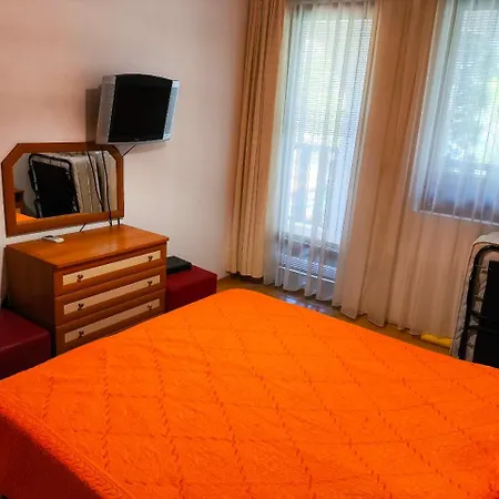 Apartamento Dom-el Real 3 - *